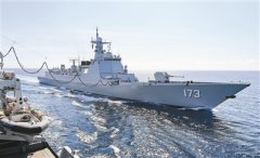 海军某支队开展海上补给训练